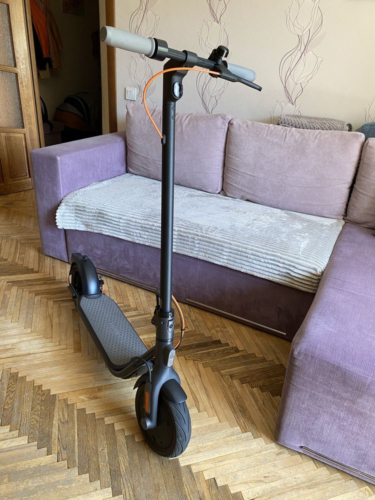 Електросамокат Ninebot Kickscooter F30E