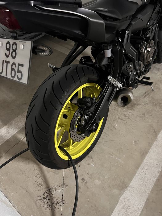 Yamaha MT 07 (igual a nova)