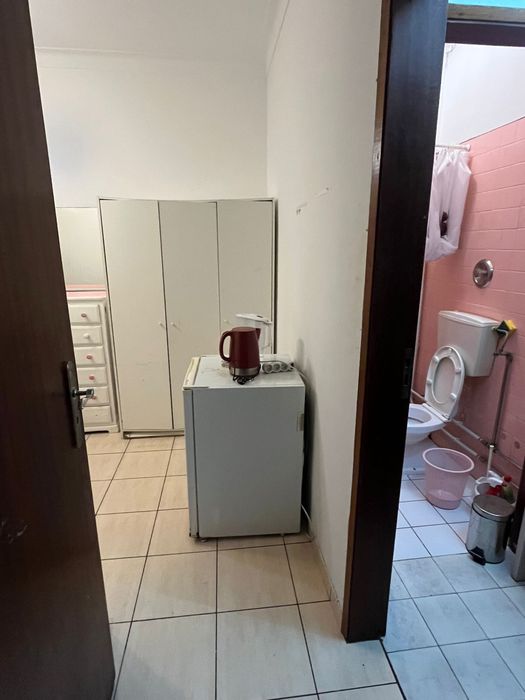 Quarto com WC para alugar (mulheres)