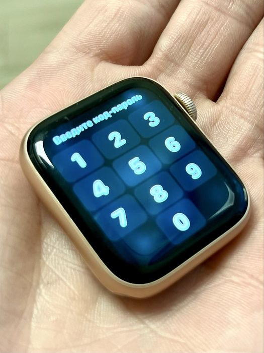 Apple Watch Series 5 40mm Rose Gold, хорошее состояние