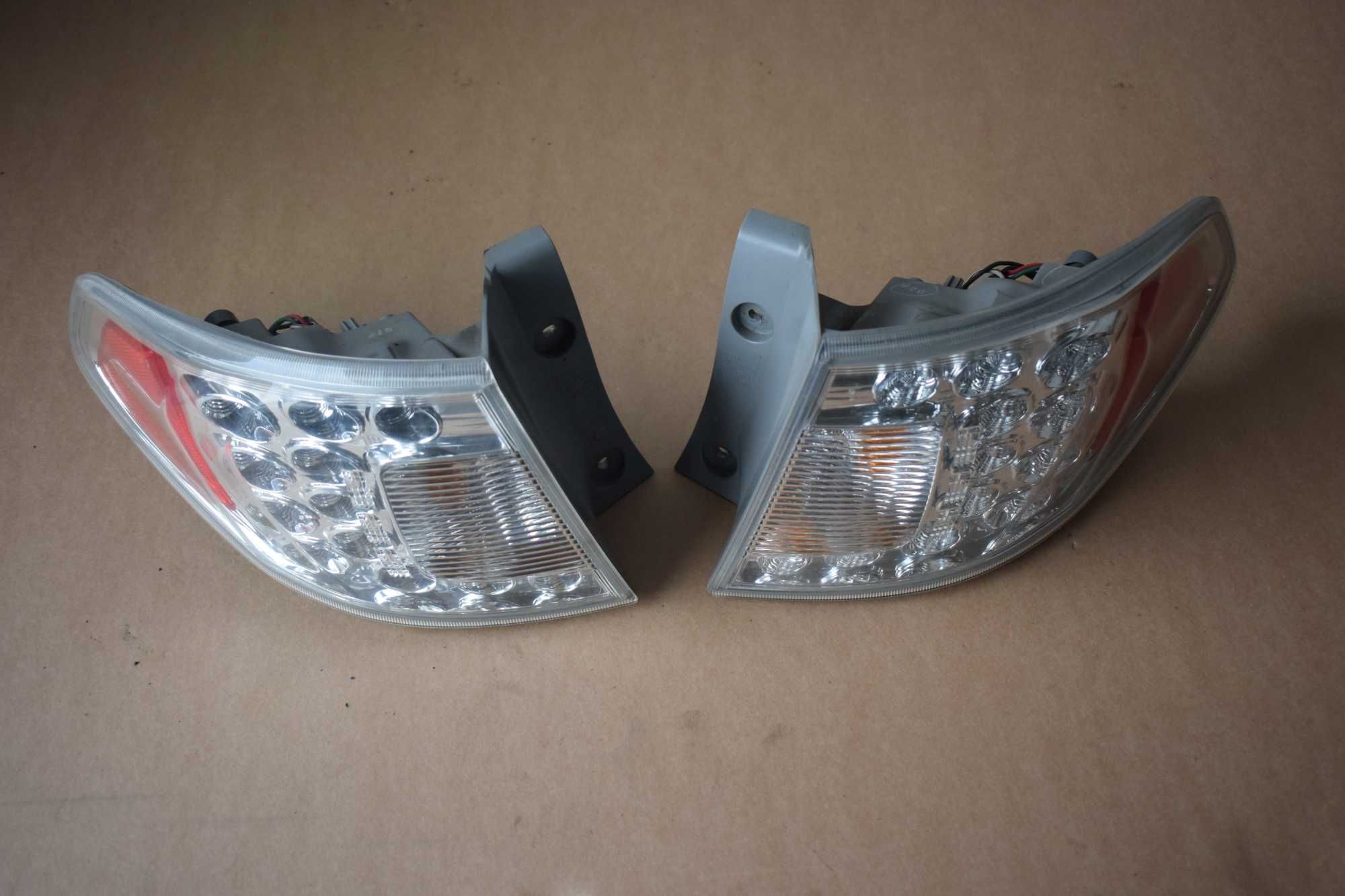 lampa tył tylna lewa SUBARU IMPREZA III 2.0 D 09R.HB