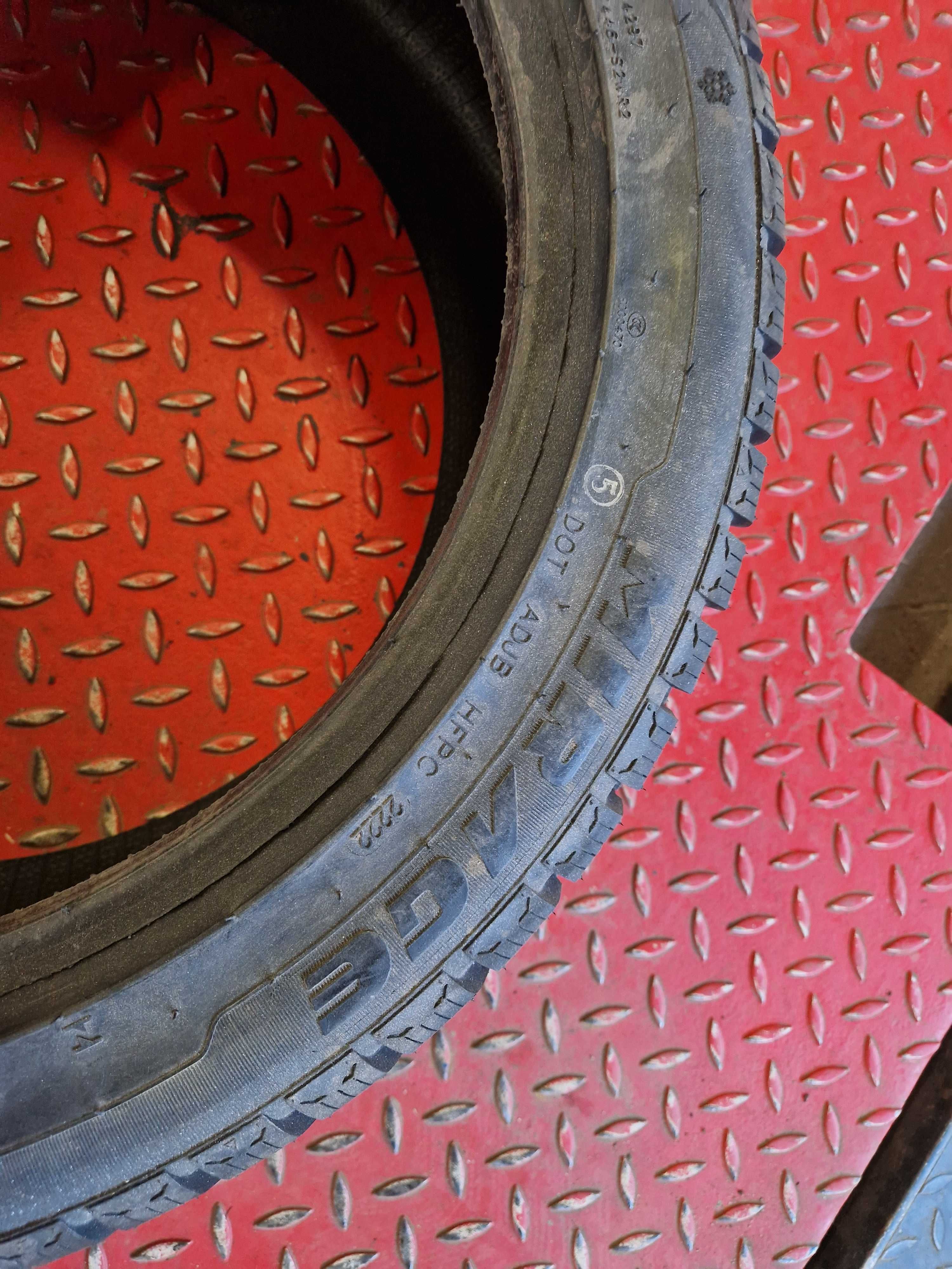 Mirage 235/45R18 MR-562