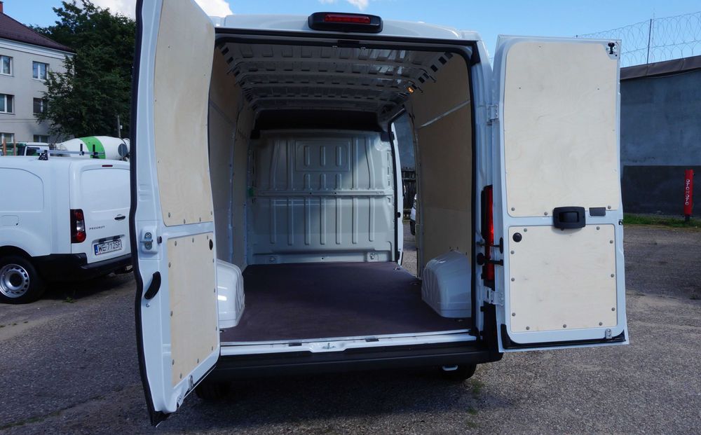 WYNAJEM Busa Białystok 3os Ładowność 1365kg WYPOŻYCZALNIA Hetmańska 61