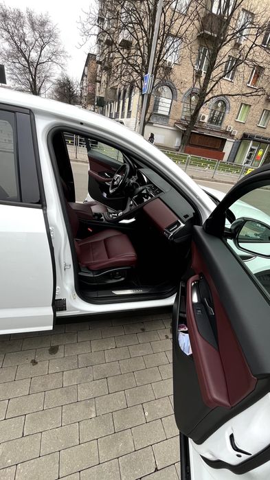 Ягуар E-PACE 2023