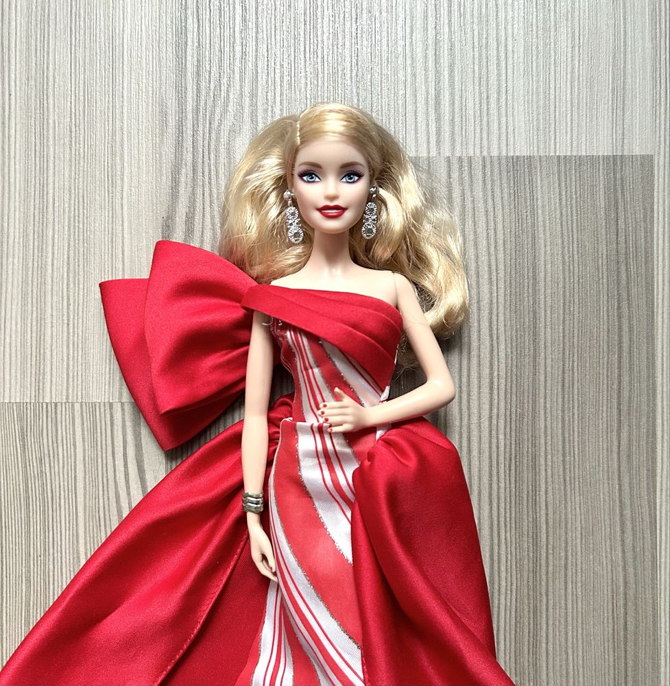 Lalka Barbie Holiday 2019