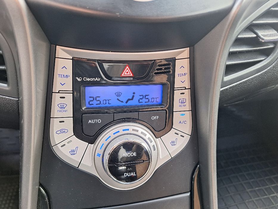 Hyundai Elantra 2012 рік газ/бензин