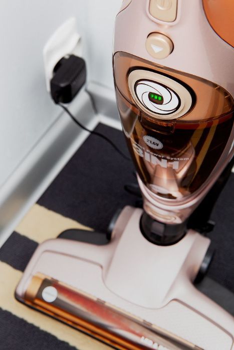 odkurzacz akumulatorowy pionowy polski firmy Eldom OB100