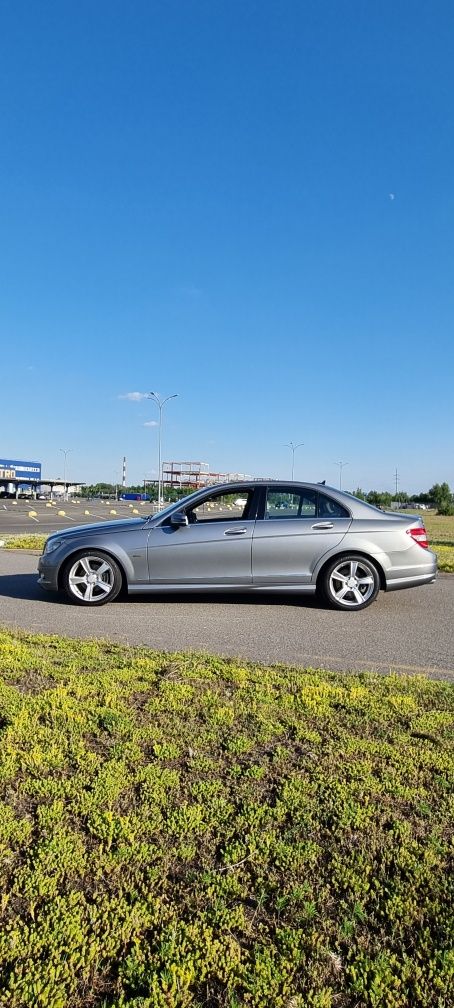 Продам Мерседес   C300 4Matic 2011 Gaz/Benz (Обмен на Авто с вашей доп