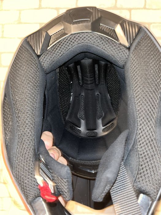 Мотшолом Airox чорний матовий