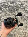 Мульт REVO Т3  TORO BEAST 61 HS LEFT Lowprofile Abu Garcia