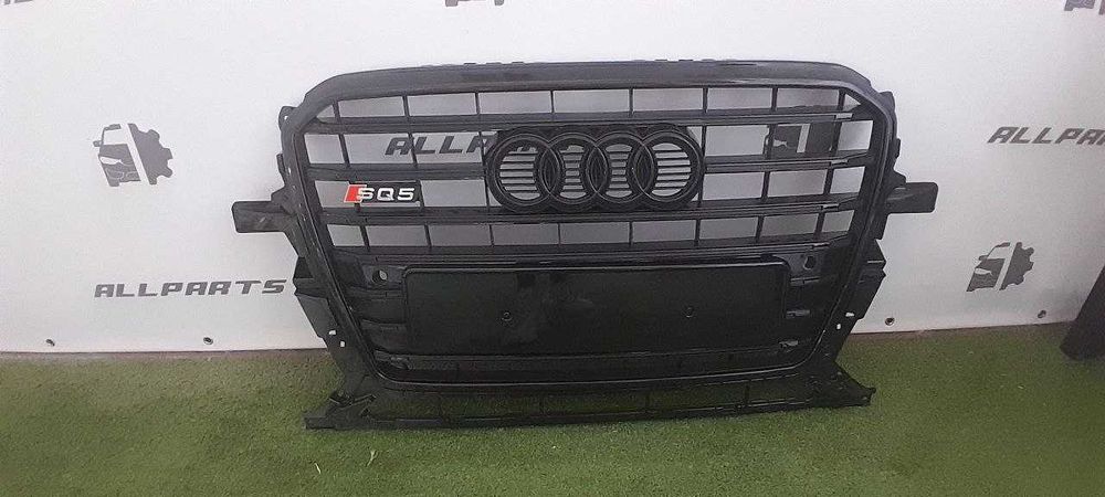 Решітка радіатора Audi Q5 (8R) 2012–2016 | PAD07033S | Чорна