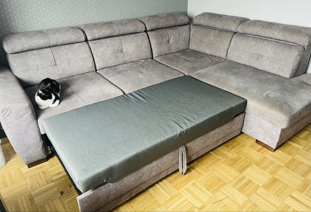Narożnik z funkcją spania i pojemnikiem