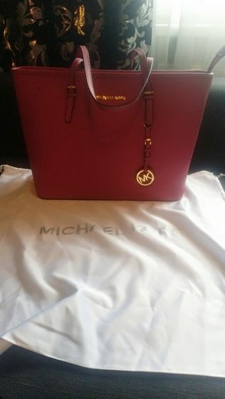 Сумка Michael Kors. Кожа, оригинал 100% На замке.