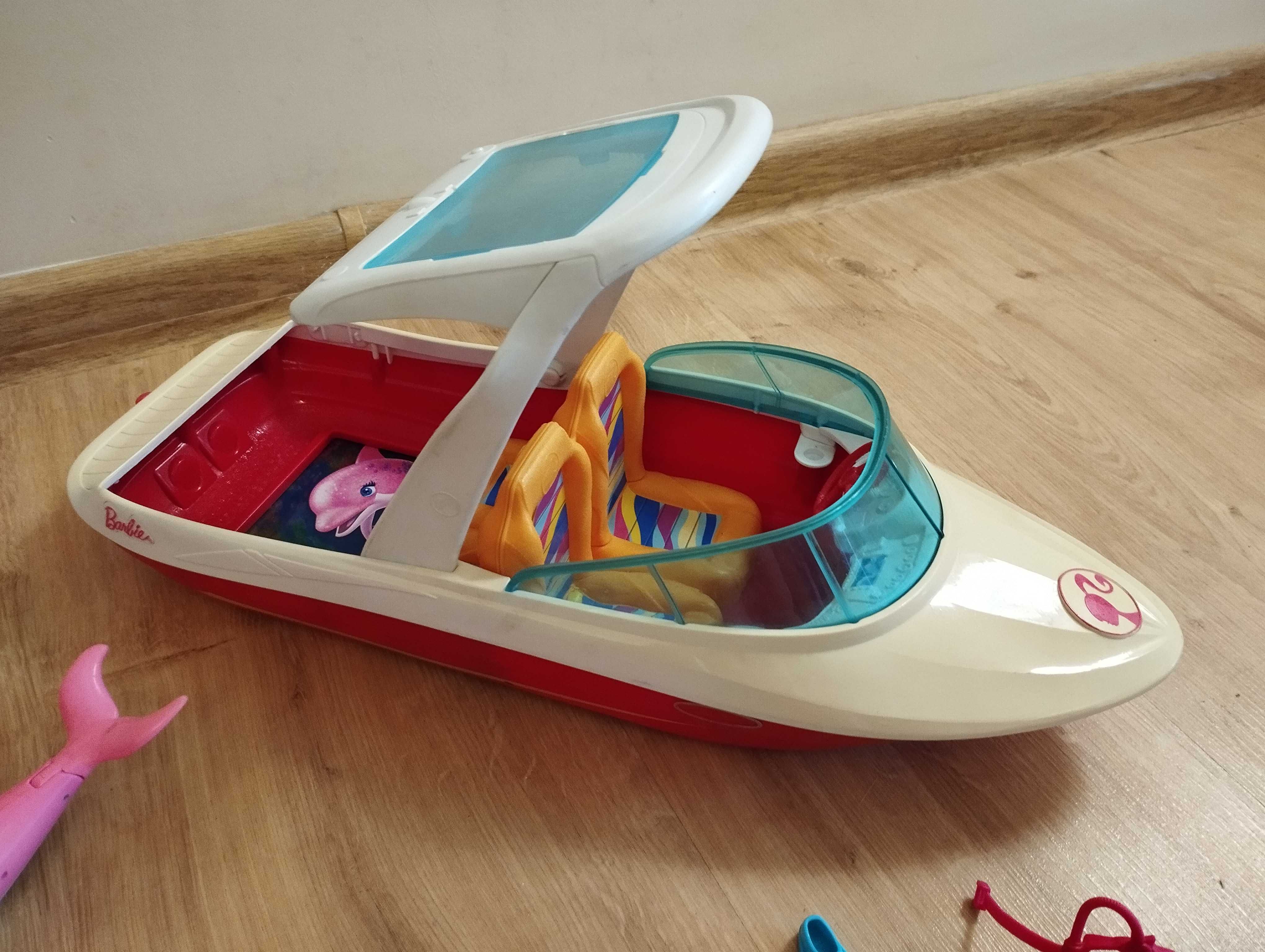 Łódź dla Barbie i zestaw do nurkowania
