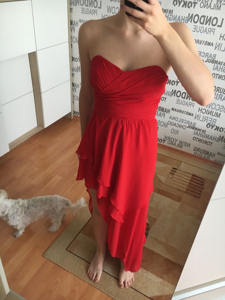 Czerwona, długa sukienka