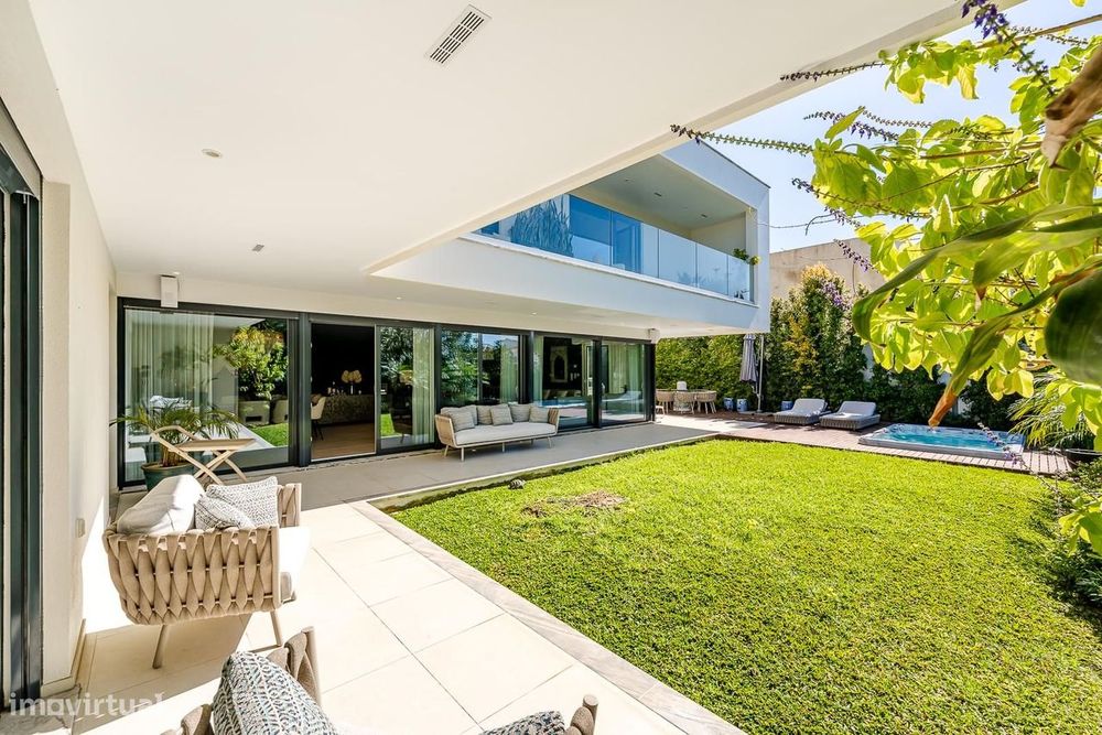 Moradia Isolada T4 + 2 com jardim, Birre, Cascais