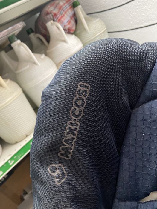 Ovo de bebe azul escuro