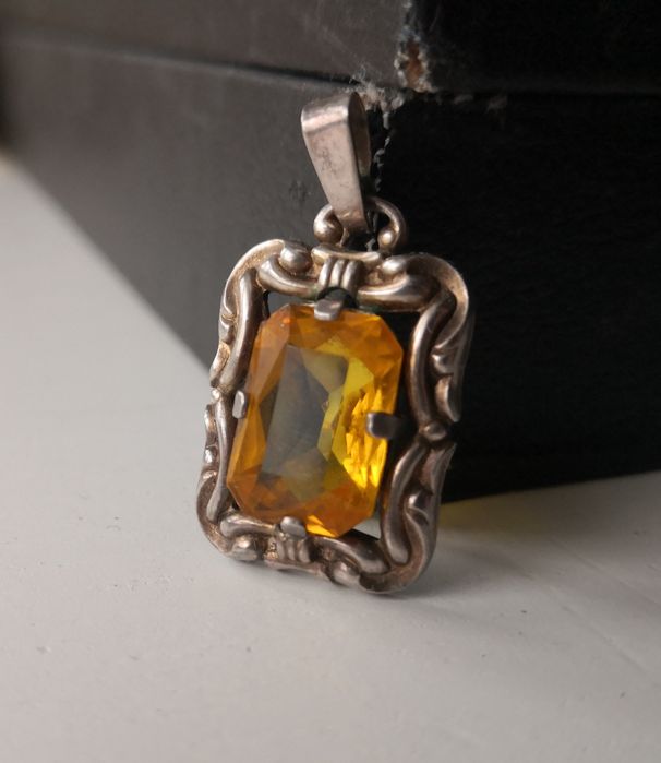 Bardzo stara srebrna zawieszka srebro stare biżuteria srebrna prl 830