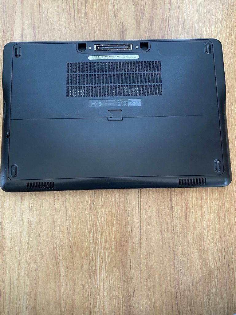 Laptop LATITUDE E7240