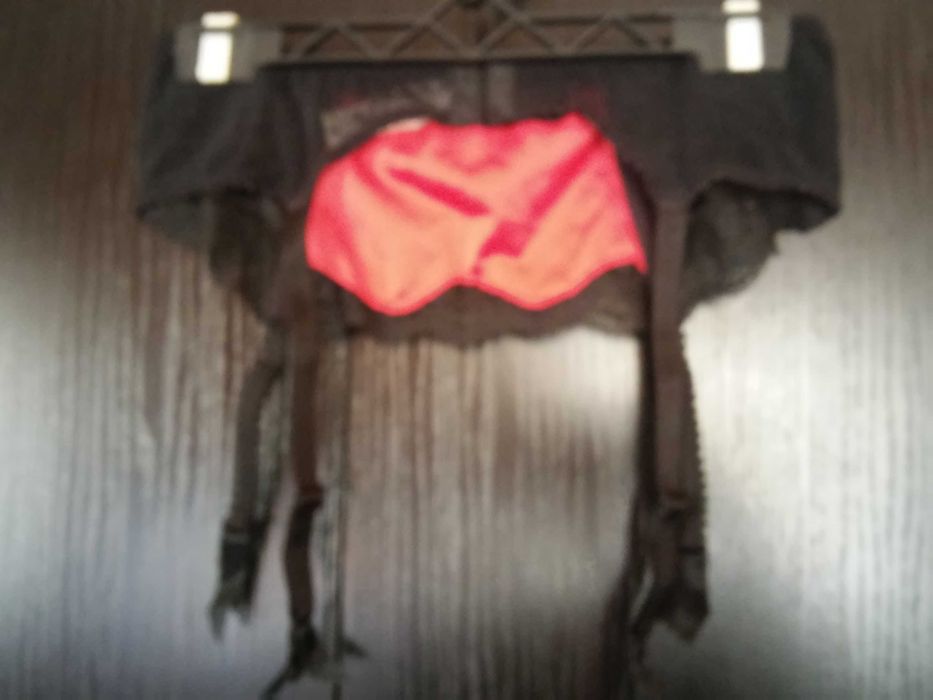 Pas do pończoch czarny, koronka 44/46 Bhs