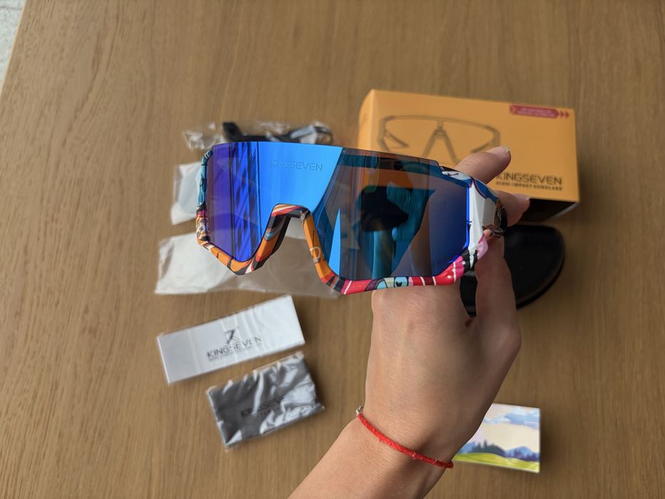 Okulary sportowe KINGSEVEN z wymiennymi szkłami, etui i akcesoriami