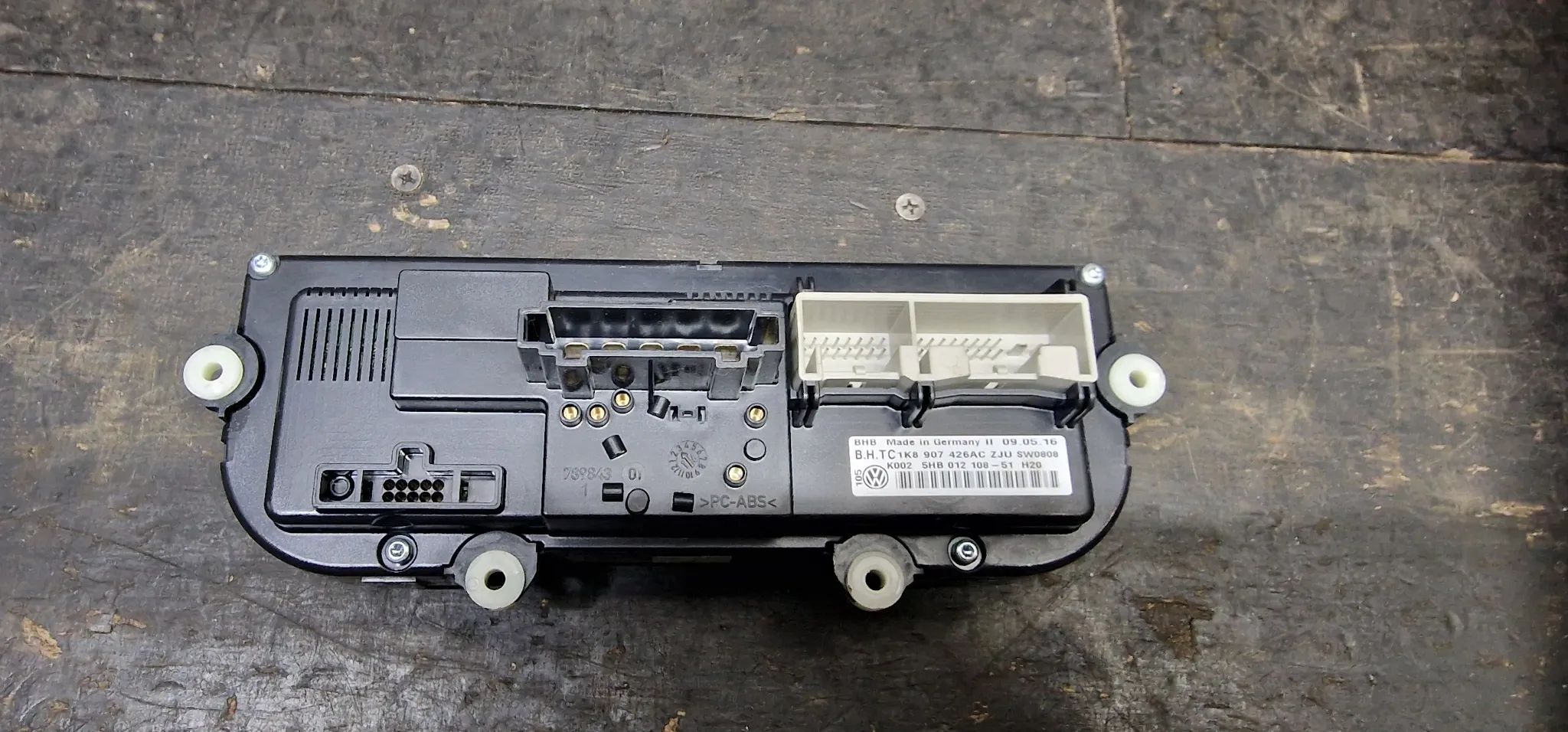 PANEL NAWIEWU KLIMATYZACJI VW Caddy IV 1K8907426AC