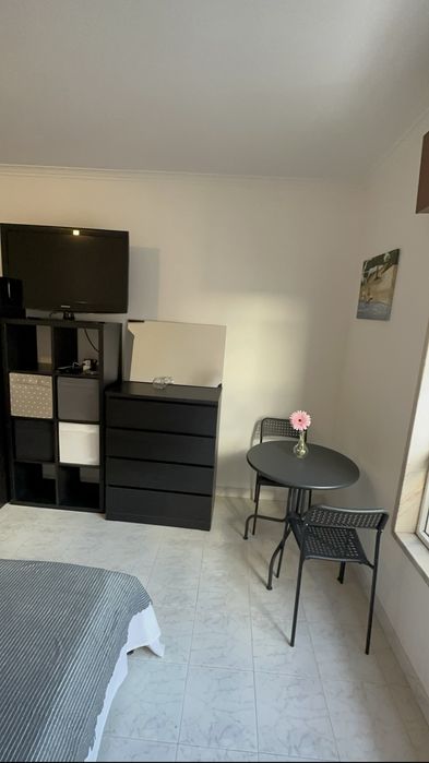 QUARTO casal Tapada das Mercês 8 min. da estação