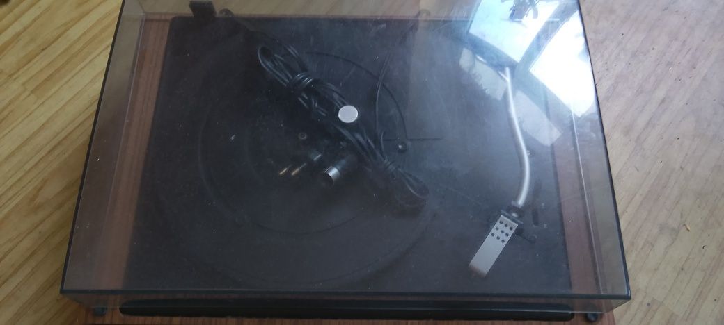 Gramofon Emanuel z czasów PRL-u