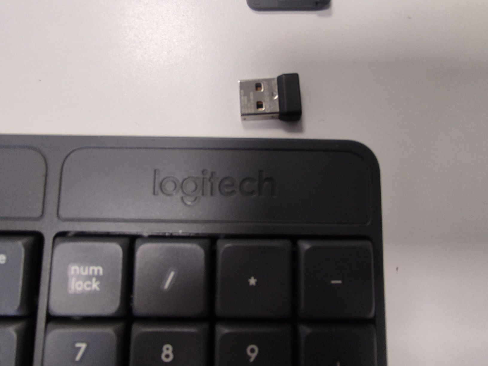 Клавиатура Logitech.
