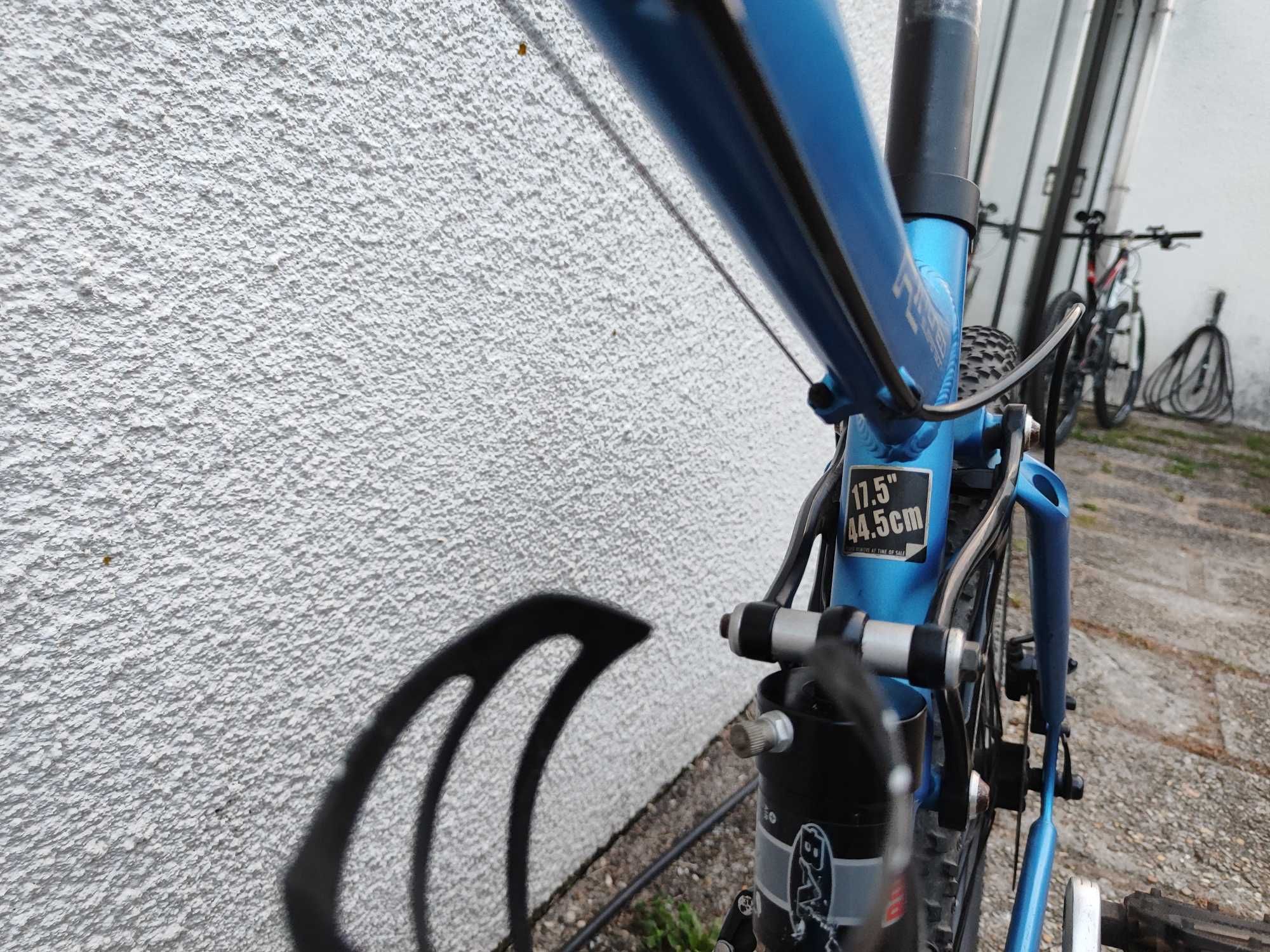 Bicicleta de suspensão total Trek top fuel ex