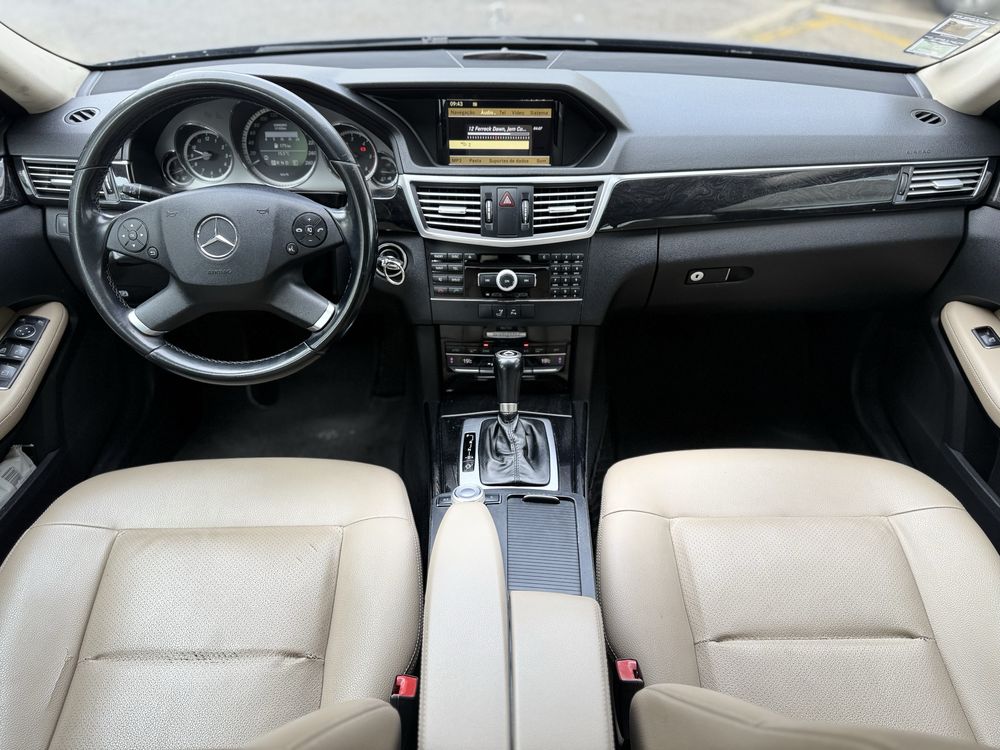 Mercedes-Benz E 220 CDi Avantgarde BlueEfficiency Auto.