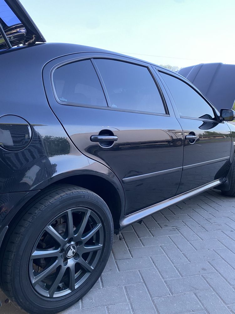 Продам авто skoda oktavia tuor 1.8