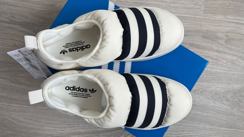 Тёплые пуховые слипоны дутики Adidas Puffylette Originals 2022 белые