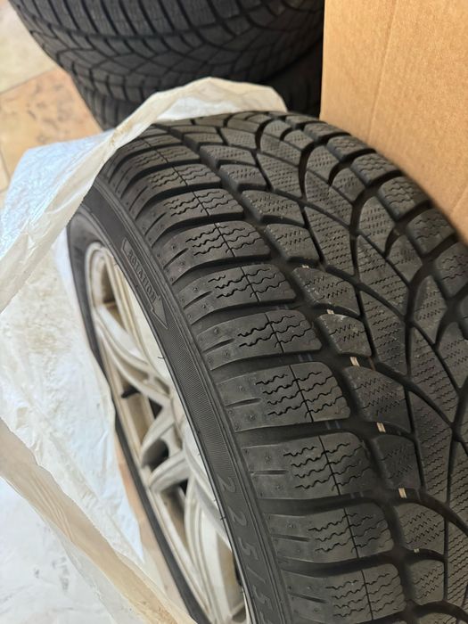 4 jantes novas aro 17, nunca estreadas, com 4 pneus novos.