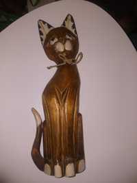 Stara,drewniana figura kota