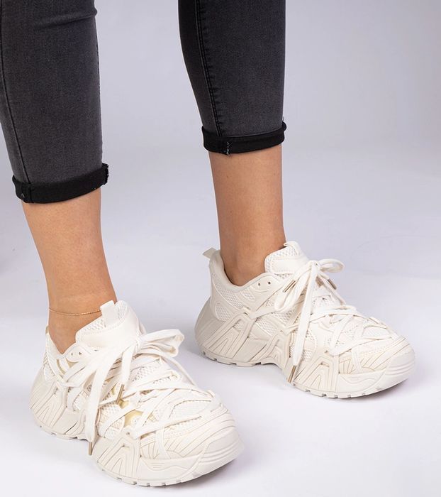 Beżowe sneakersy na masywnej podeszwie Telda