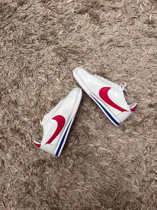 Nike Cortez 40 розмір червоний логотип NIKE