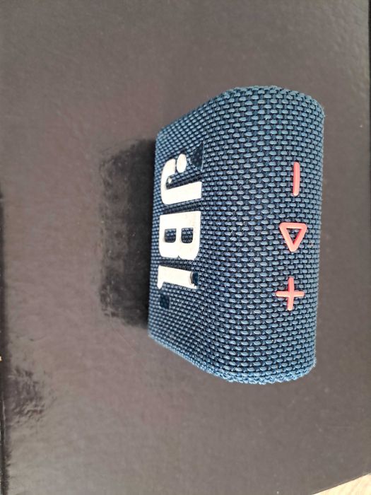 Mały głośnik JBL