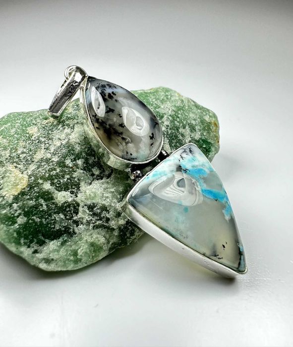 zawieszka z  kamieniem NIEBIESKI DENDRYT OPAL. Próba 925