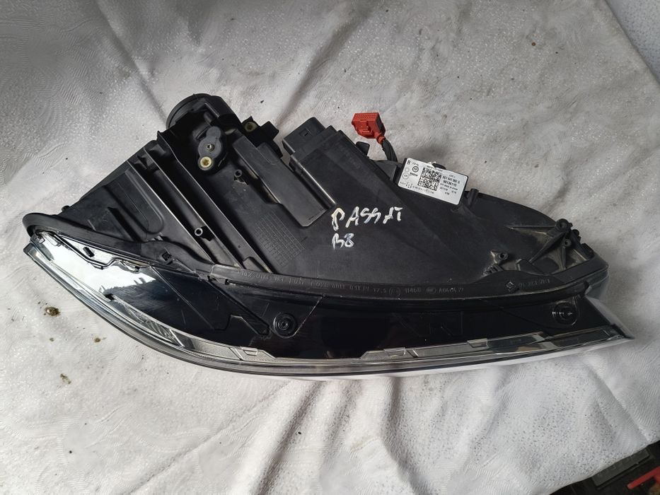 Lampa prawa Full LED VW Passat B8 Europa reflektor przedni