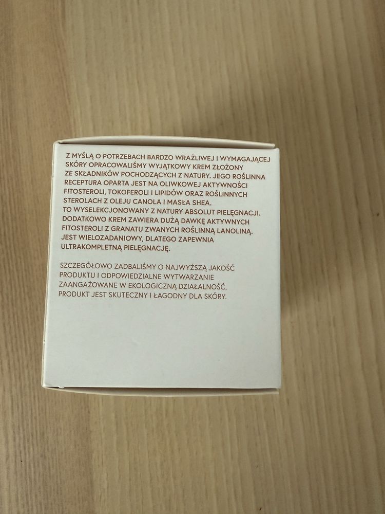 Krem niebieski nivea do twarzy care 5w1 odżywczy, nie otwierany nowy