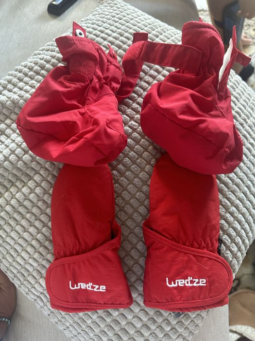 Botinhas e luvas neve