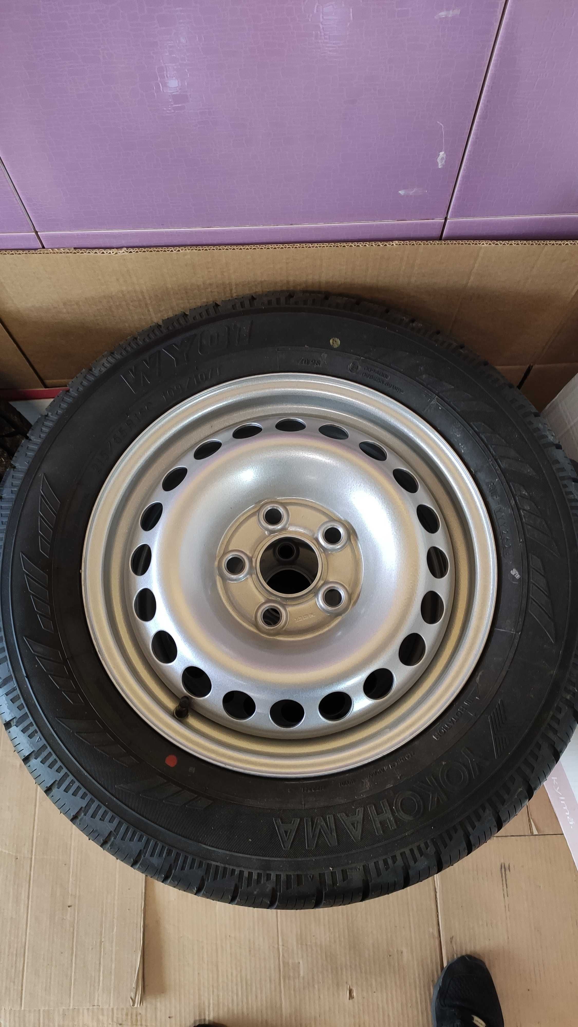 [Nowe] Opony z felgami stalowymi Yokohama WY01 215/65 R16C 109/107T