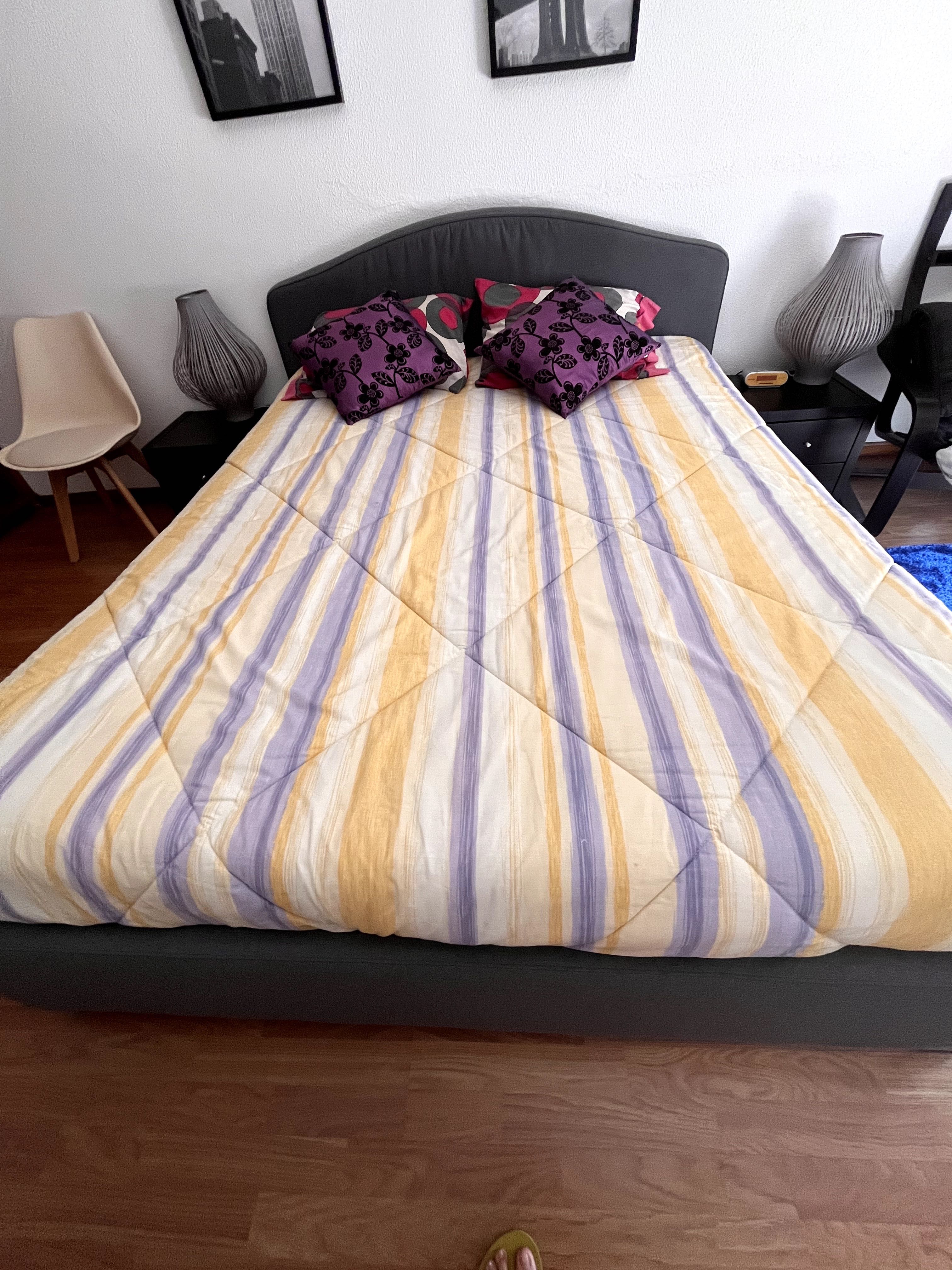 Cama tecido acolchoada cinzenta