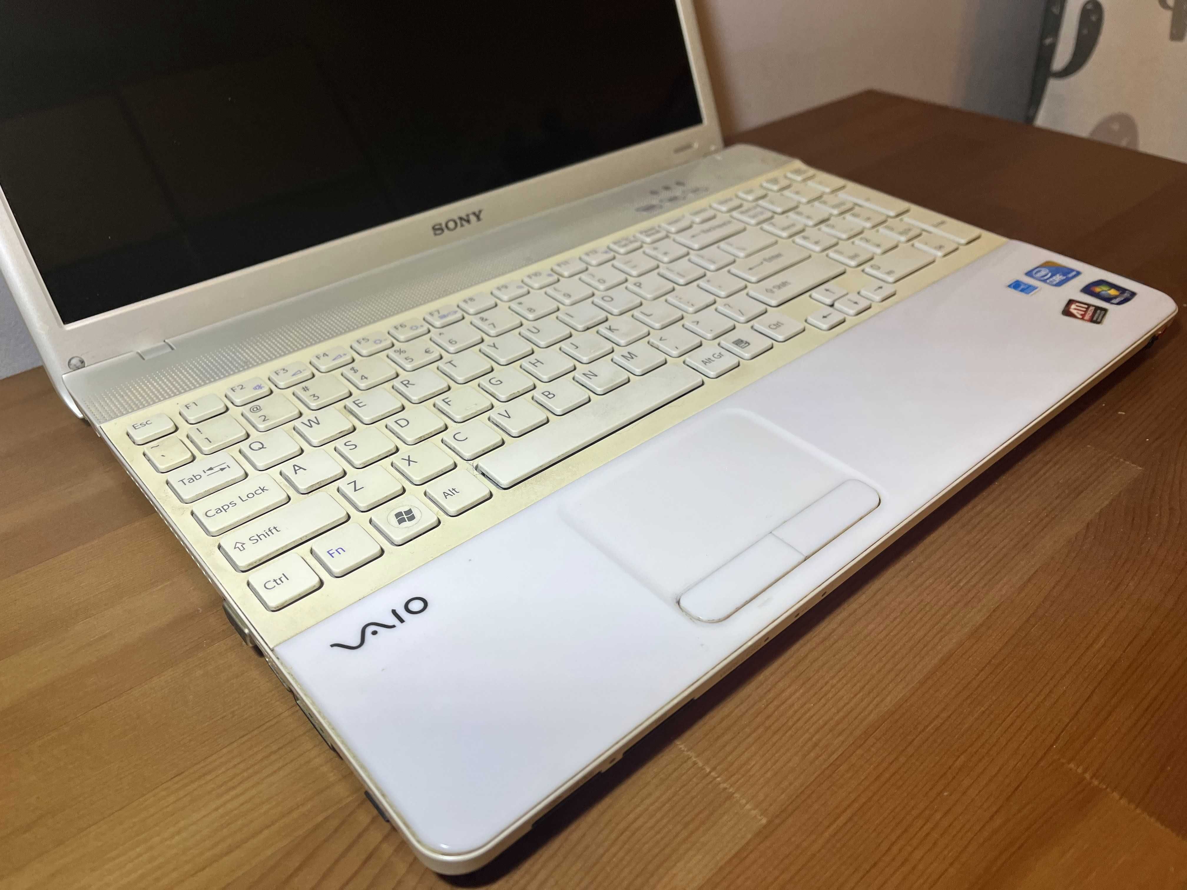 Laptop Sony VAIO, Biały, Intel i5, 4GB Ram, Dysk SSD, Windows 10 Home