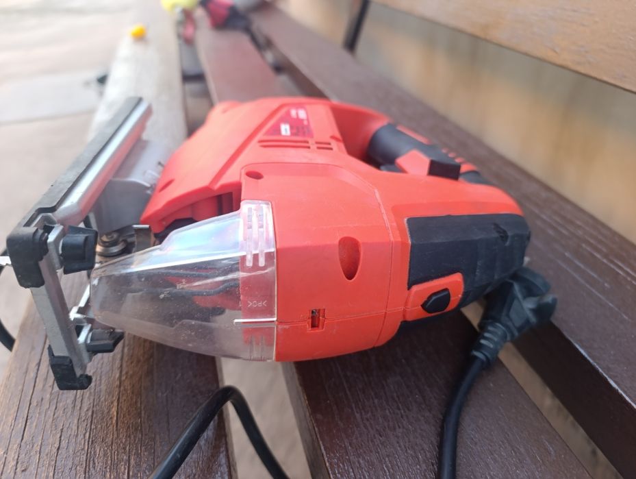 Продам лобзик 220 в 800 вт