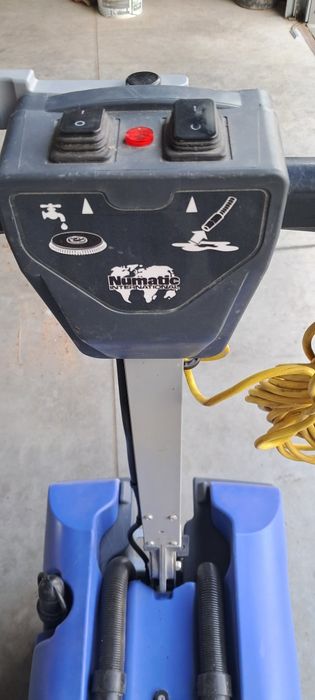 Maszyna do mycia podłóg Numatic TT 1840