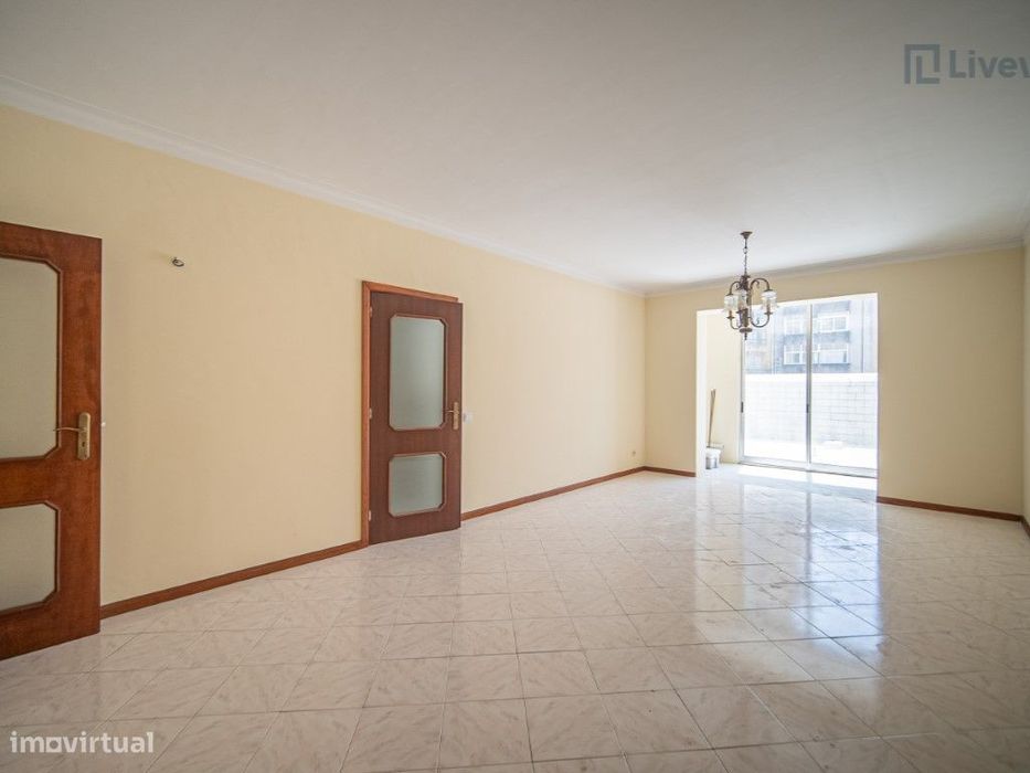 Apartamento T2+1 Av. serpa pinto a 300m da praia