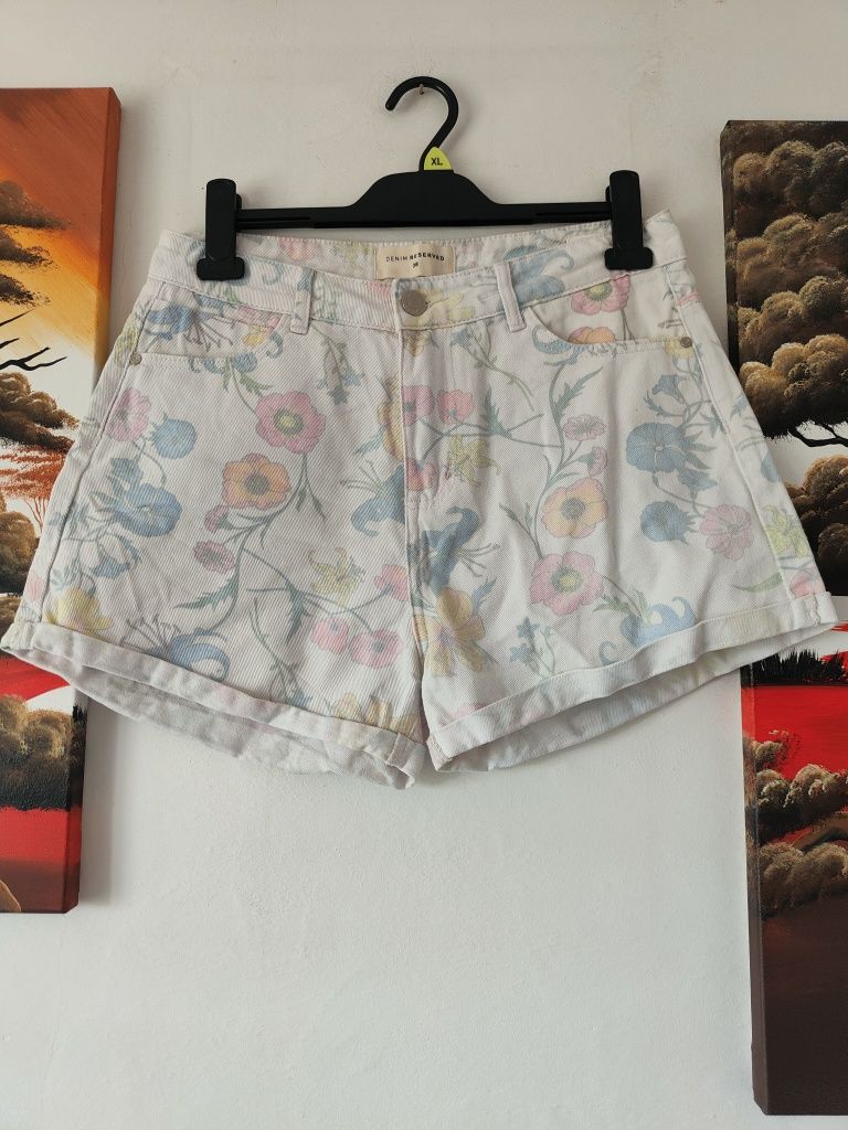 Przepiękne spodnie krótkie spodenki w kwiaty szorty Reserved 38 M lato