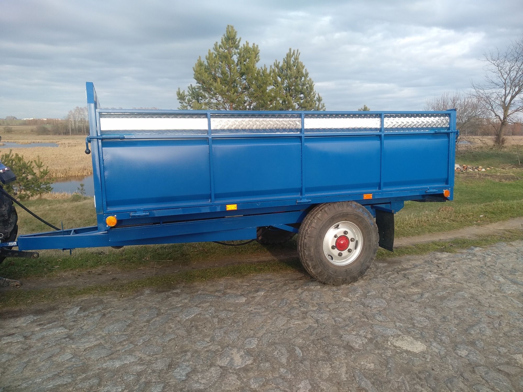 Продам прицеп до трактора,розмір 3,50*2,0*0,80